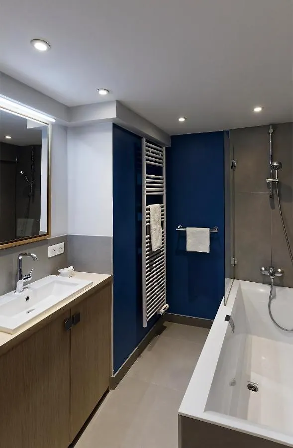 4-Bedroom Apartment In Latin Quarter 파리