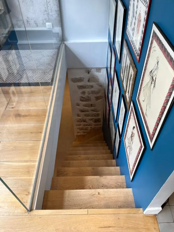 4-Bedroom Apartment In Latin Quarter 파리